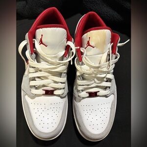JORDAN 1 LOW Red and White Sneakers